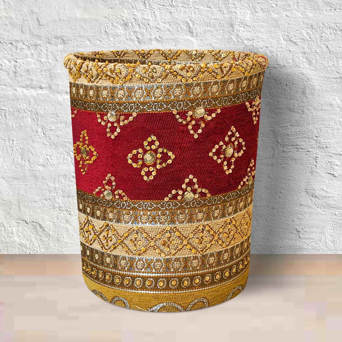 Hand Sequin - Queen Red Dustbin Trendy Home