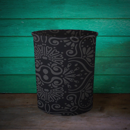 Black Pearls Dustbin